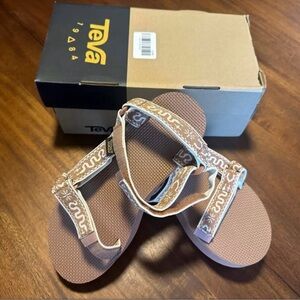 Teva Flatform Sandal Size 8